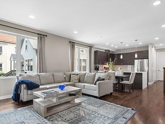 4th image of 2133 N Campbell Ave #1B