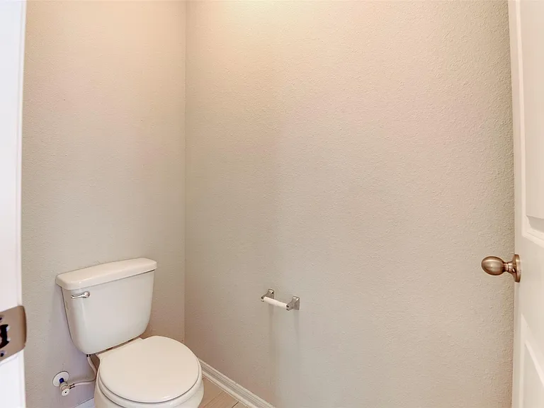 4542 Medrano Trl — Photo 28