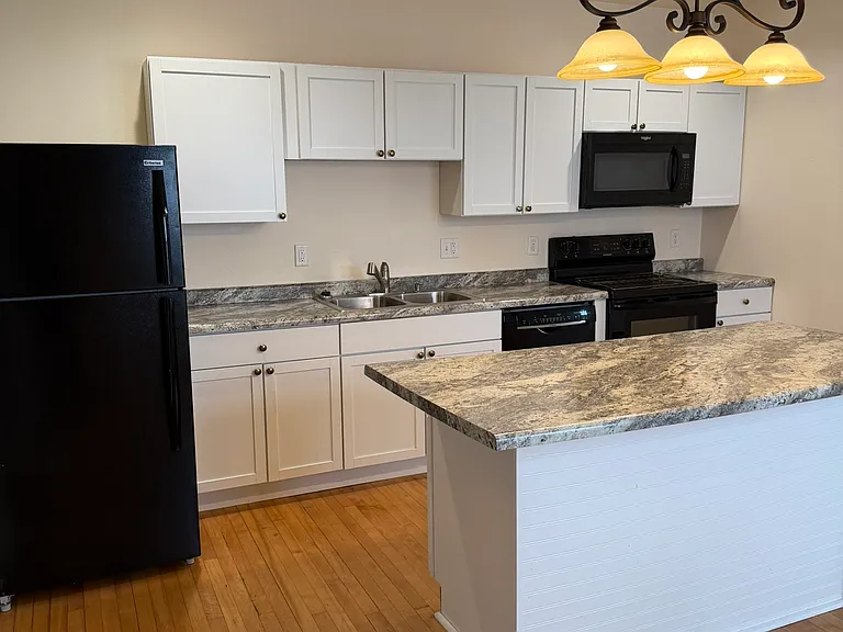 613 S Dewey St #1 — Photo 6