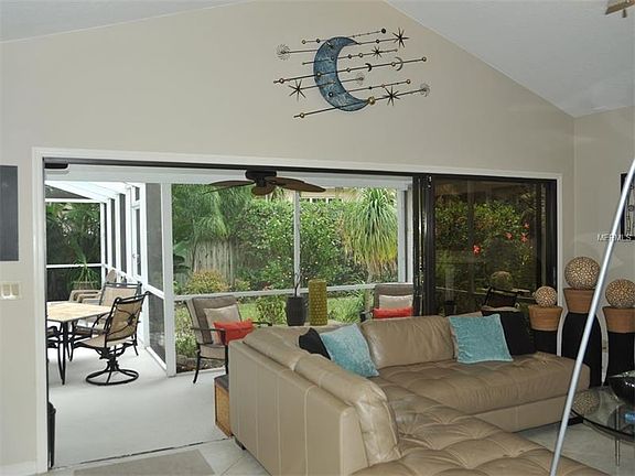 2nd image of 653 Geneva Pl