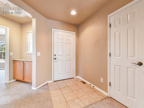 4th image of 4377 Crow Creek Dr