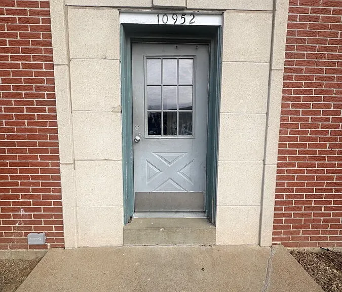 10952 Saxonhall Dr #2 — Photo 2