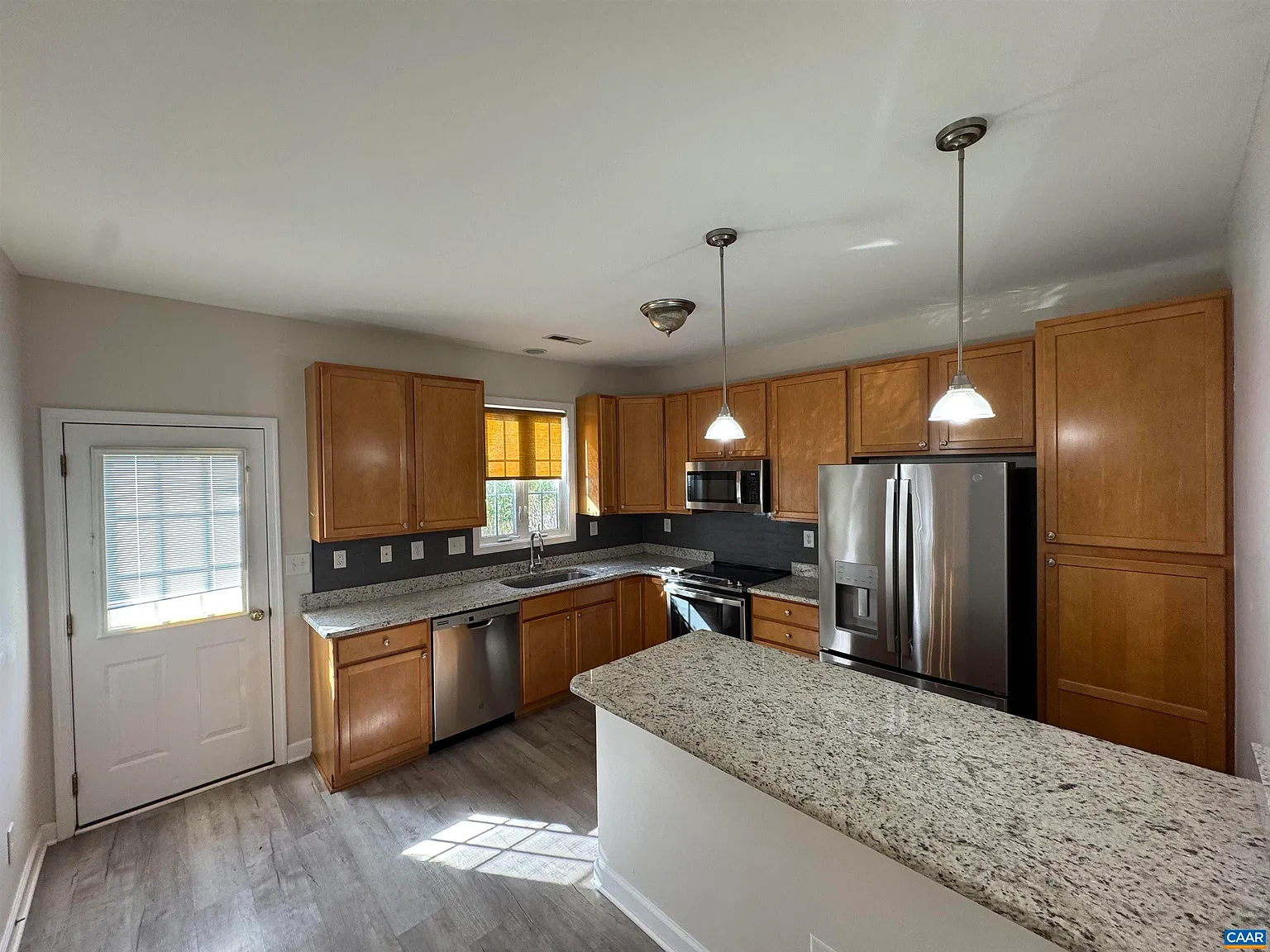 3 bed, 2.5 bath, 1632 sqft, $2,375 — Photo 3