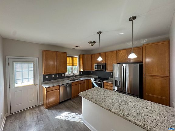 3rd image of 5426 Hill Top St