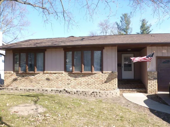 1014 Sunset St, Iowa City, IA 52246