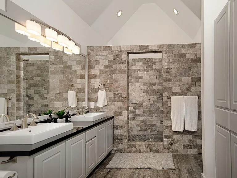 182 N Valley Oaks Cir — Photo 18