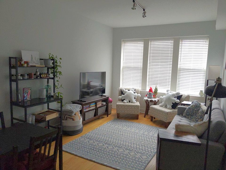 1st image of 2119 N Richmond St #1