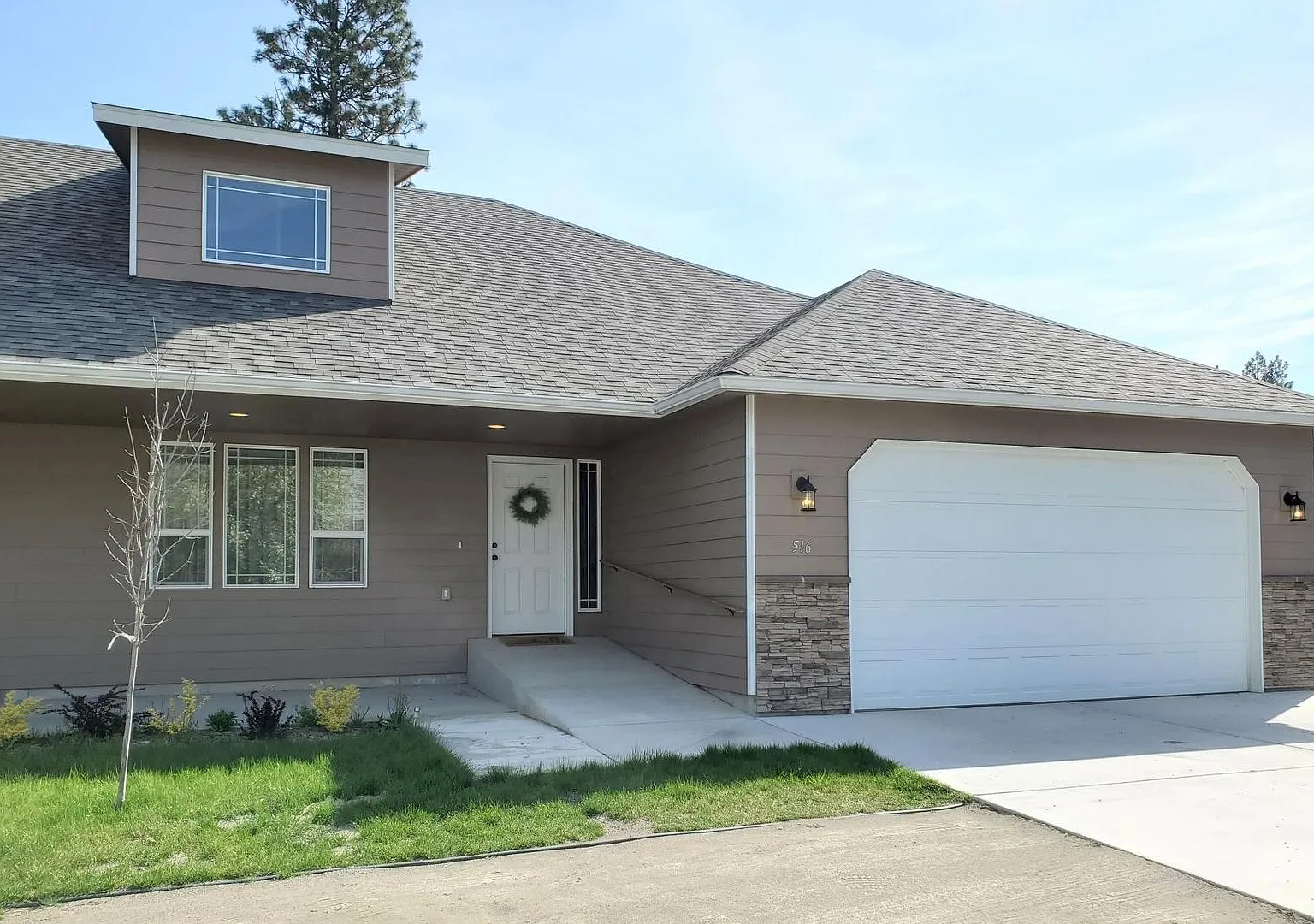 Gary Ln Duplex 2 — Photo 2