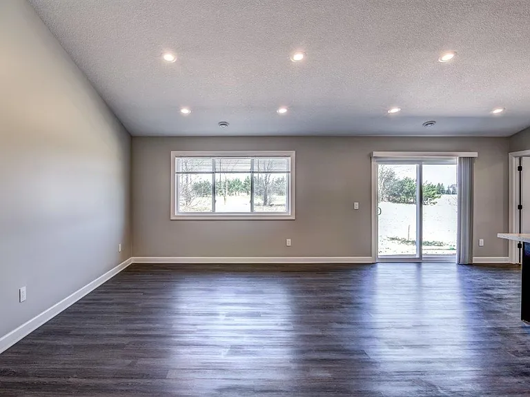 1355 Blue Jay Pl — Photo 3