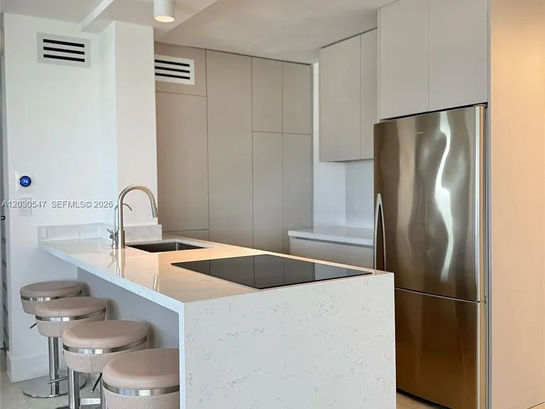 1881 Washington Ave #9C — Photo 6