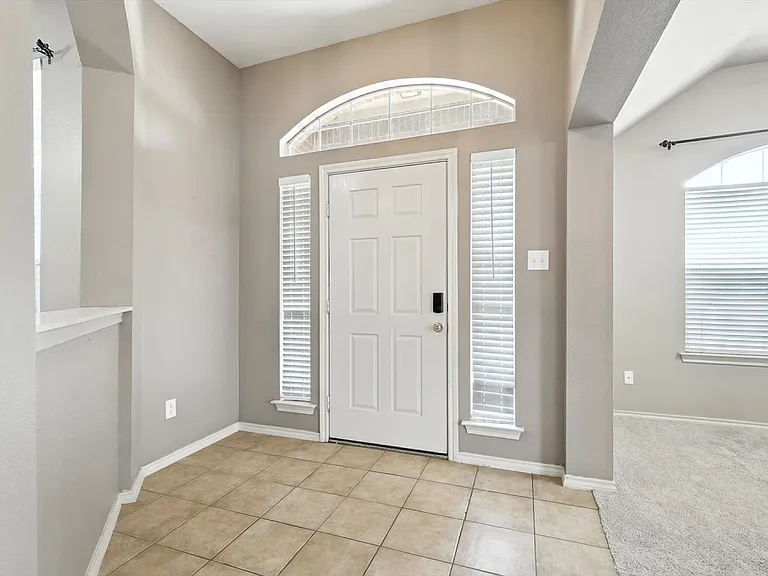 6012 Parkplace Dr — Photo 3