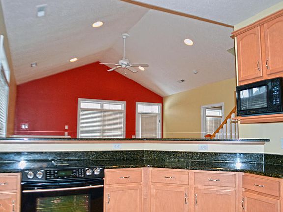 3rd image of 609 Palmer Dr