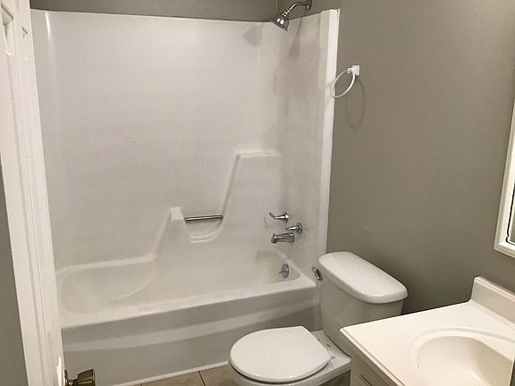 5th image of 4909 Sweetwood Ln