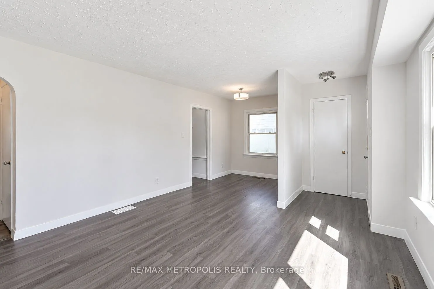 3 bed, $2,950 — Photo 4