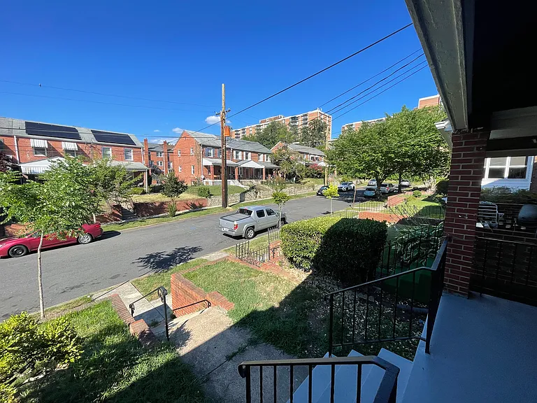 2203 U Pl SE — Photo 2