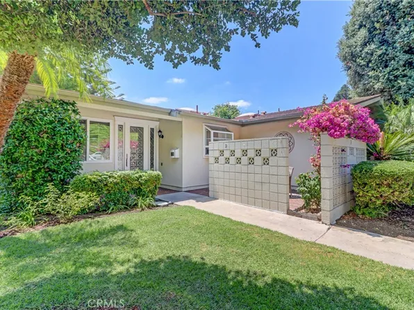 30 Calle Aragon Unit D, Laguna Woods, CA 92637
