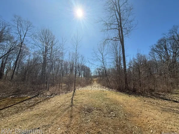 Hopps Rd, Pt Huron, MI 48060