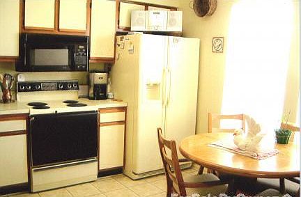 3rd image of 4910 Lake Waterford Way W APT 2