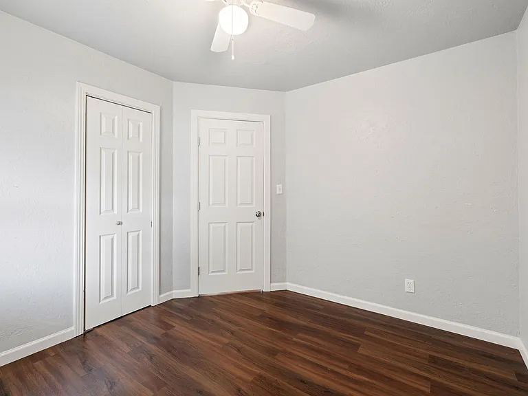 4012 S Hudson Ave — Photo 3