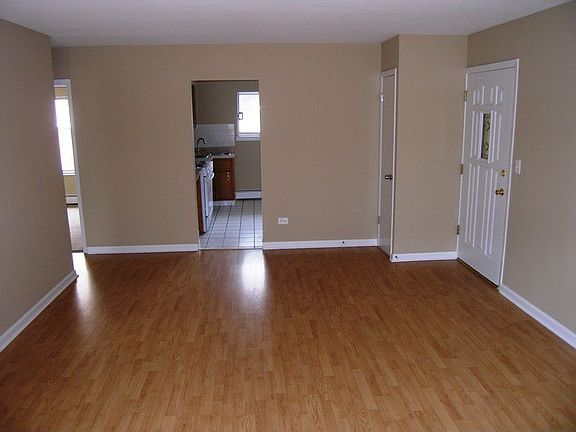 3rd image of 1115 N Harlem Ave Rear 2-B