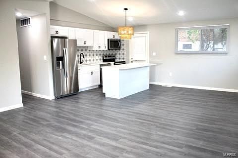 4th image of 619 Brotherton Ln