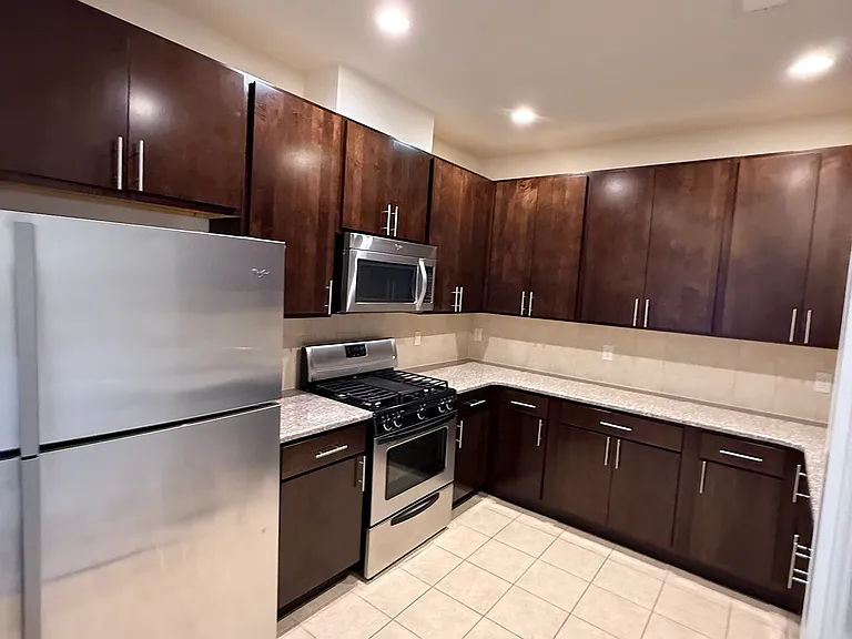 226 Luca Dr — Photo 2