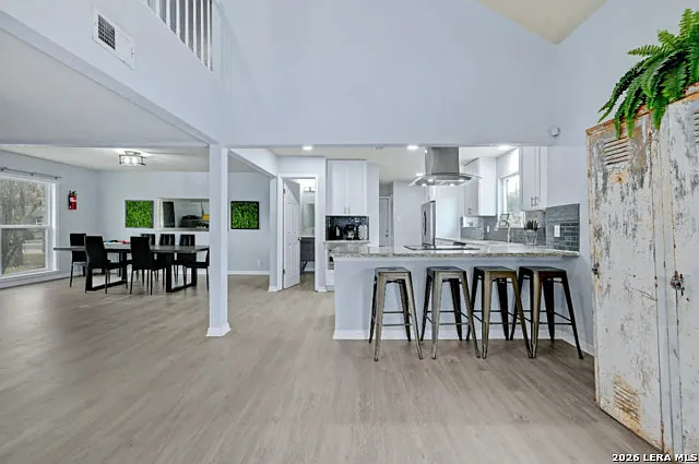 5 bed, 3.5 bath, 2362 sqft, $2,600 — Photo 4