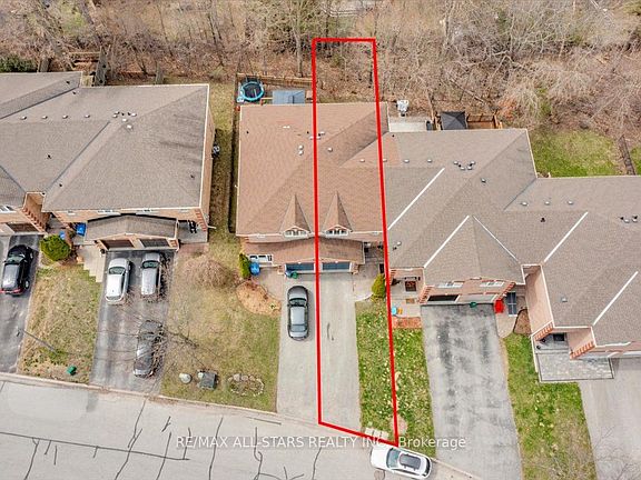 2nd image of 32 Lancaster Ct