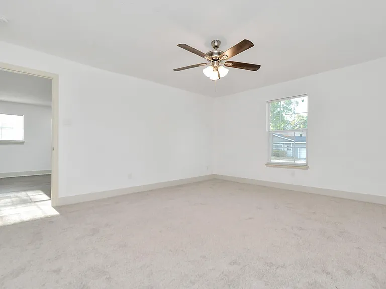 1501 Maiden Ln — Photo 19