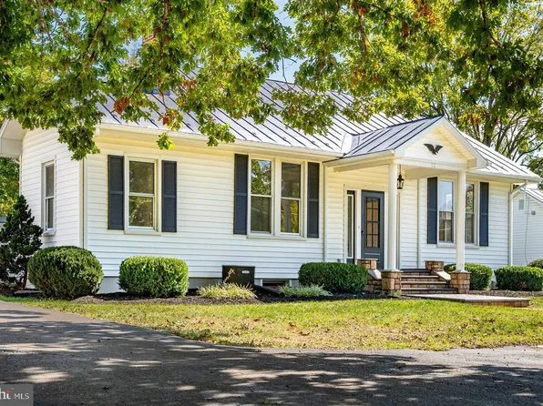 96 Park Ave, Grottoes, VA 24441