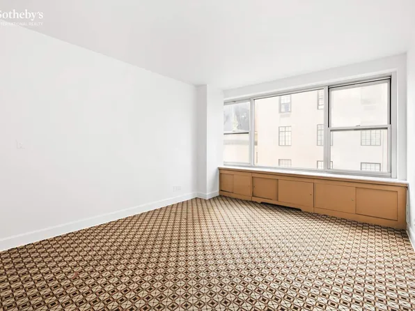 857 5th Avenue image 15 of 21