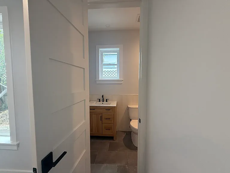 121 12th Ave N #102 — Photo 12