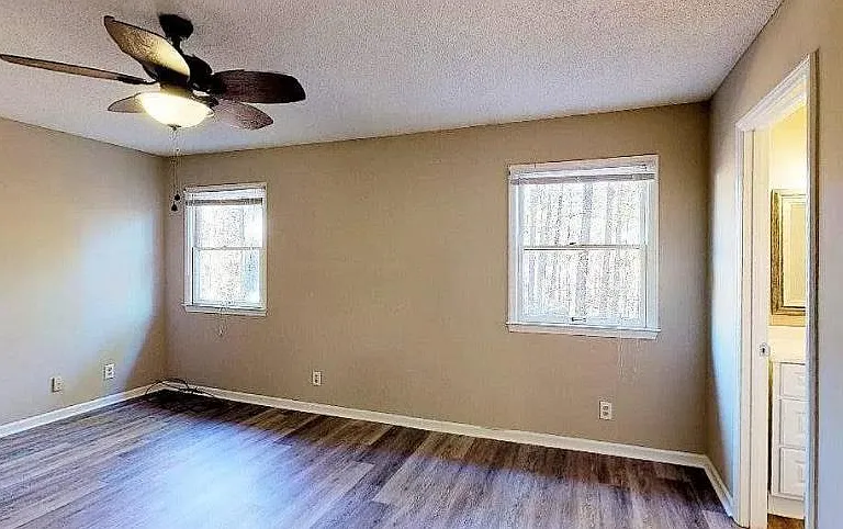 421 Constitution Dr — Photo 18