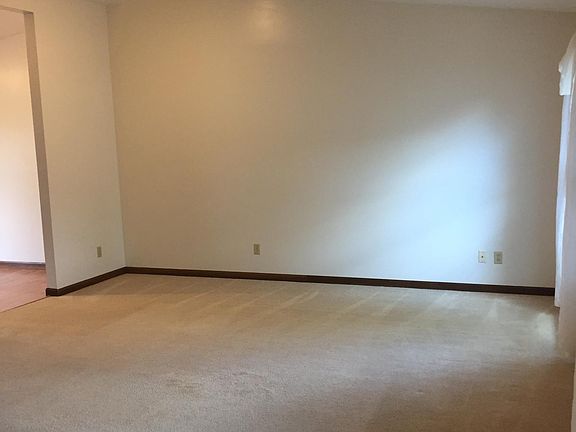 5th image of 368 Ironwood Dr