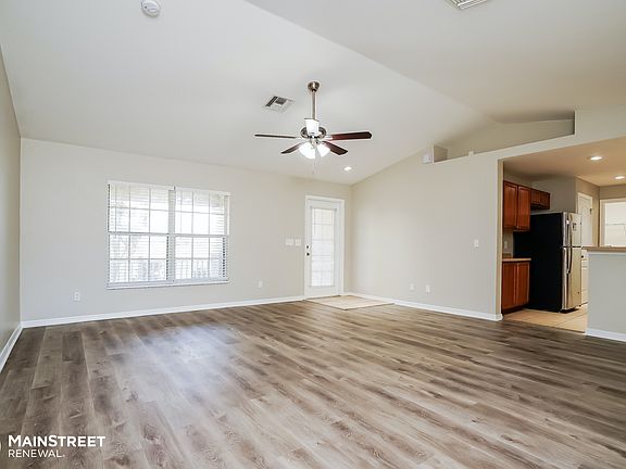 4th image of 322 NW 21st Ter