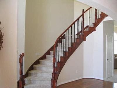 3rd image of 802 Shady Meadow Dr