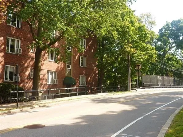 42 Dean Rd APT 5, Brookline, MA 02445