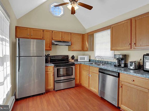 2nd image of 1 Vista Ave
