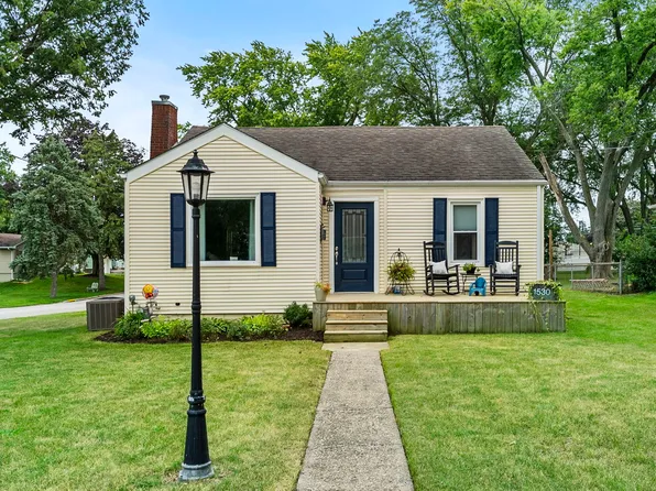 1530 5th Ave, Silvis, IL 61282
