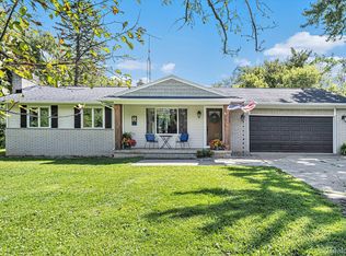 10413 Torrey Rd, Fenton, MI 48430