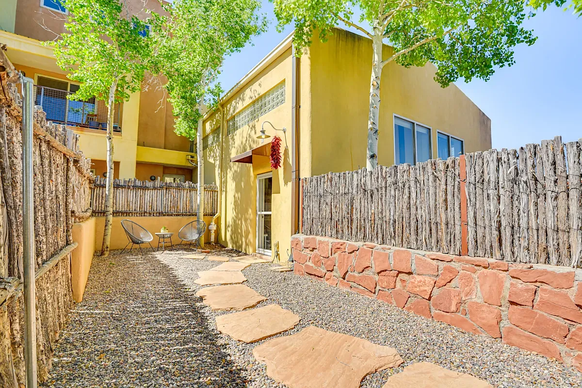 1 bed, 900 sqft, $3,150 — Photo 1