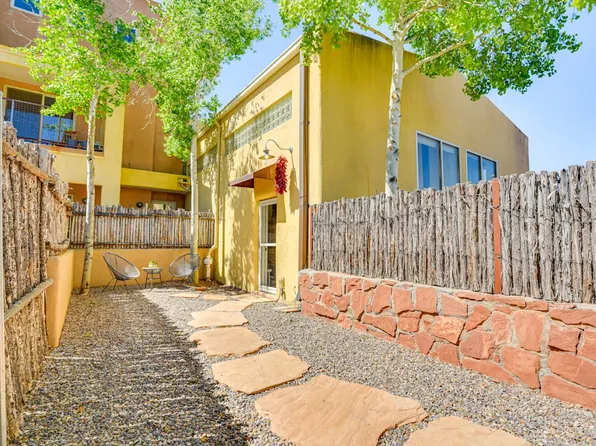 812 Calle Saragosa APT B, Santa Fe, NM 87505