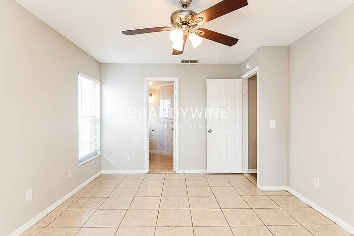 7803 Myrtle Oak Ln — Photo 11