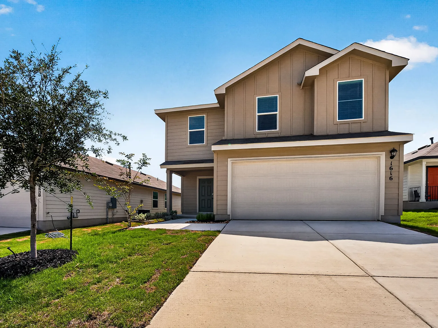 5 bed, 2.5 bath, 1891 sqft, $1,795 — Photo 1