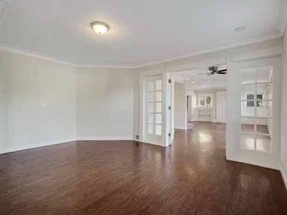 2nd image of 943 Capitol St