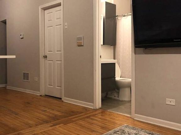4th image of 537 N Ashland Ave