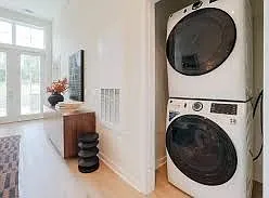 2 bed, 1.0 bath, $4,050 — Photo 4