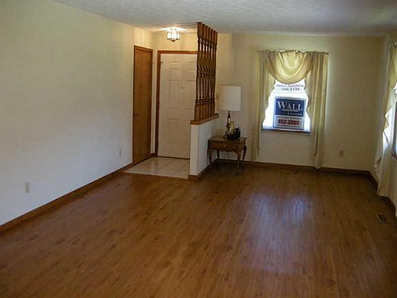 4th image of 1358 Holiday Ln W #11