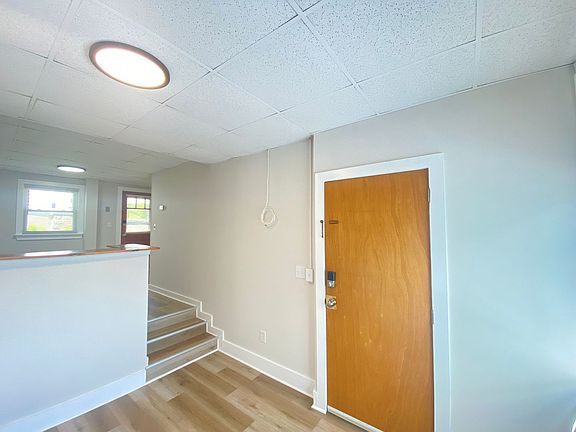 3rd image of 60 Broadway #6
