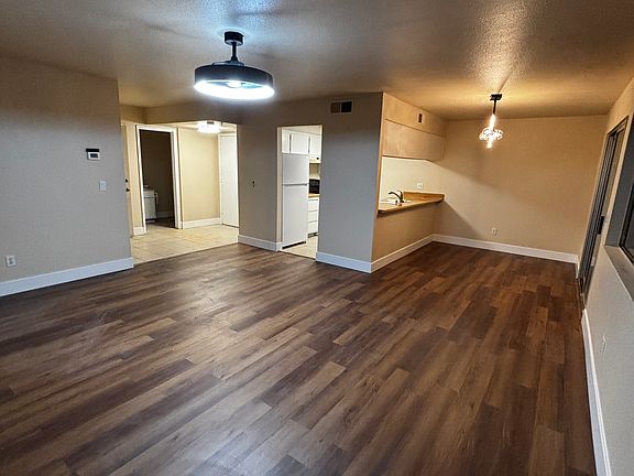 2nd image of 474 Thomas St APT C